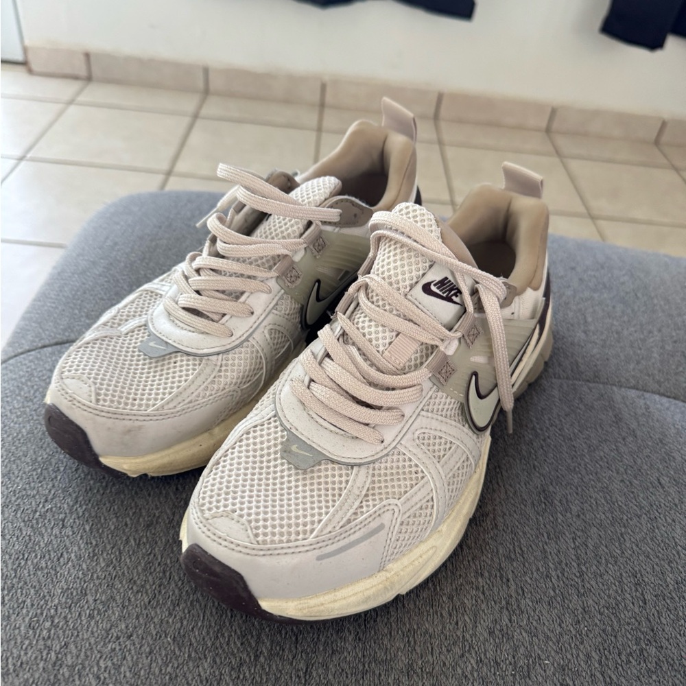 Nike V2K Womens